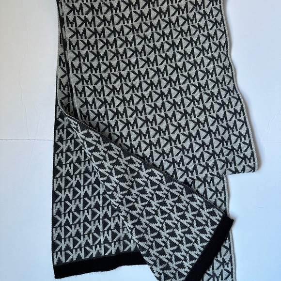 Michael Kors Black and Grey Monogram logo Knit Scarf - Picture 1 of 2